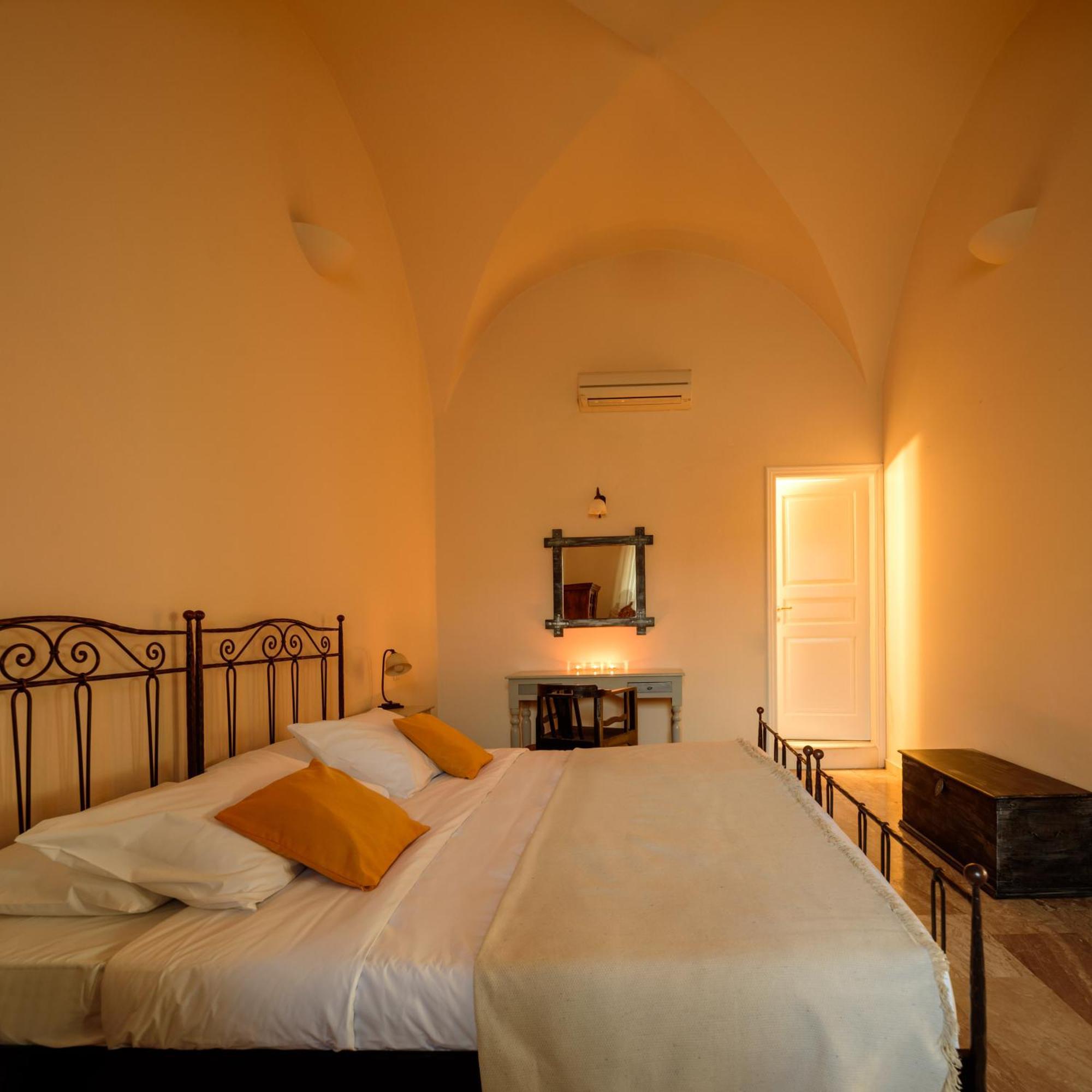 Ikio Concept Santorini Hotel Pýrgos Eksteriør billede