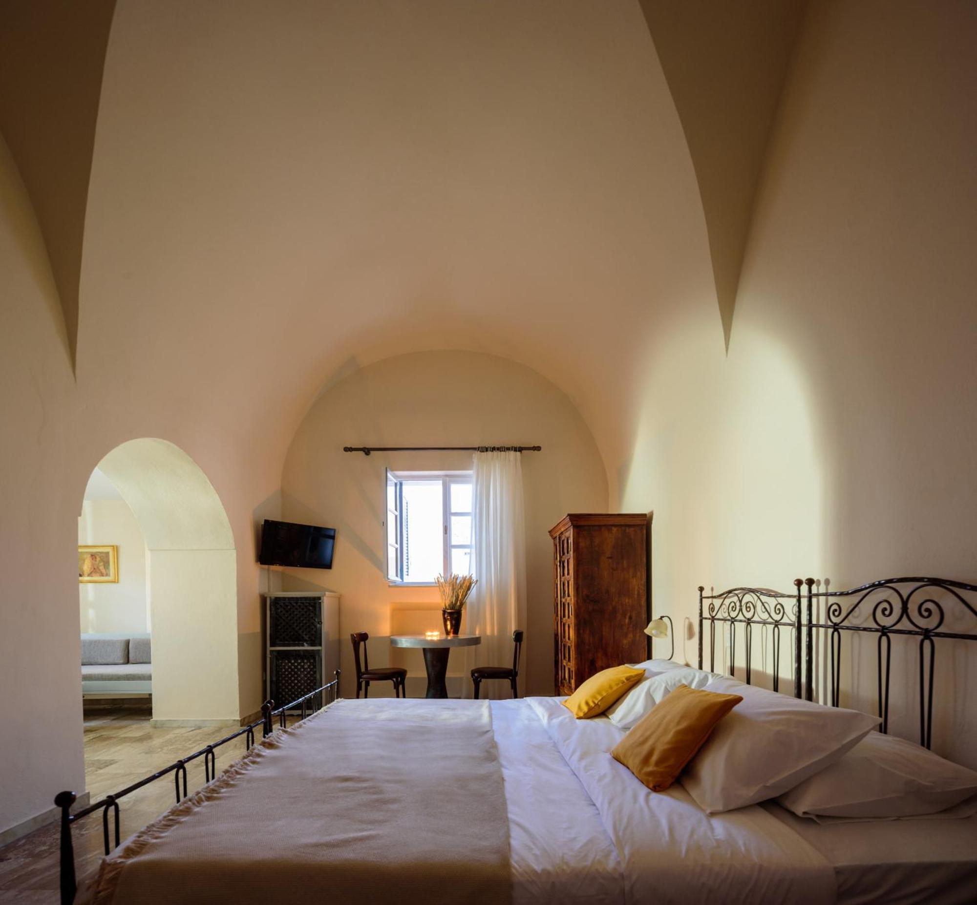 Ikio Concept Santorini Hotel Pýrgos Eksteriør billede